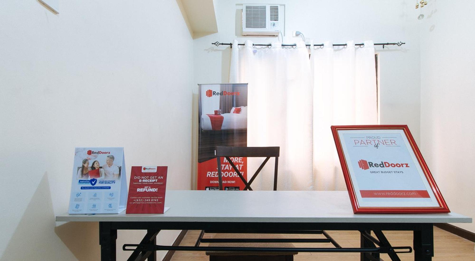 Reddoorz At Sta Cruz Naga City エクステリア 写真