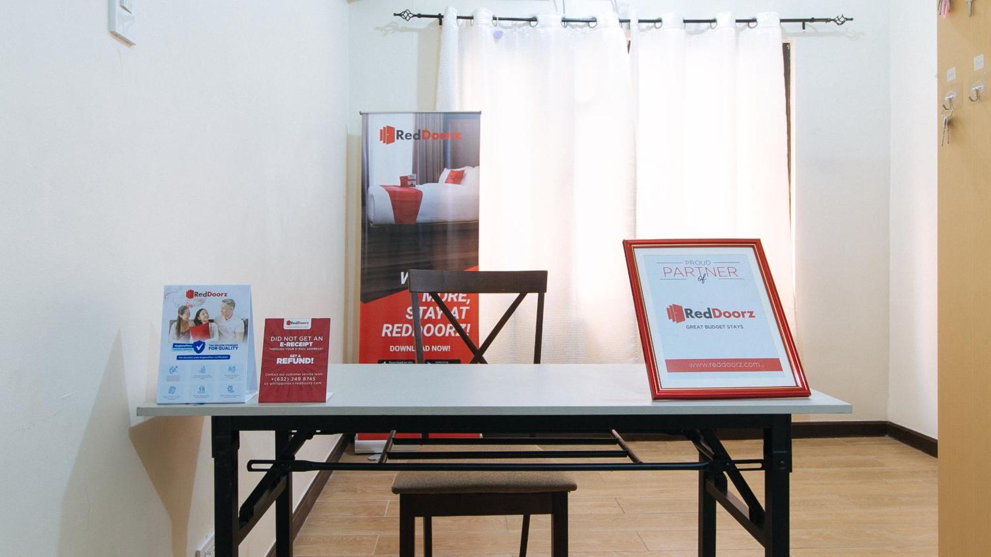 Reddoorz At Sta Cruz Naga City エクステリア 写真